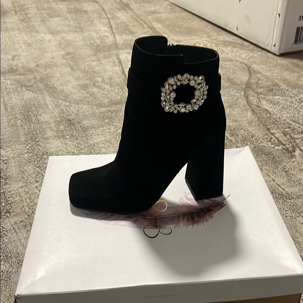 Elegant Black Ankle Boots with Pearl Buckle